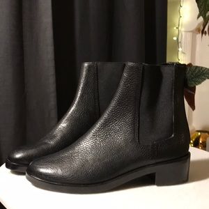 Tory Burch Classic Black Chelsea Boot women’s 6
